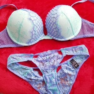 Sexy Bombshell Bra and Panty Set